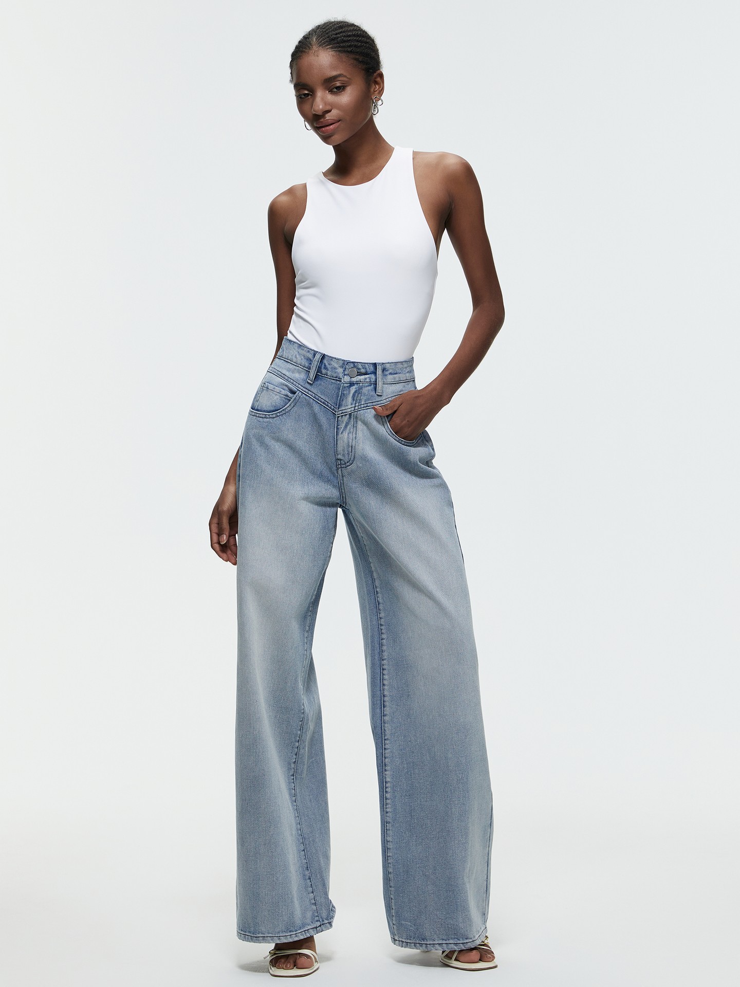 Mid-waist Wide Leg Jeans丨Urbanic