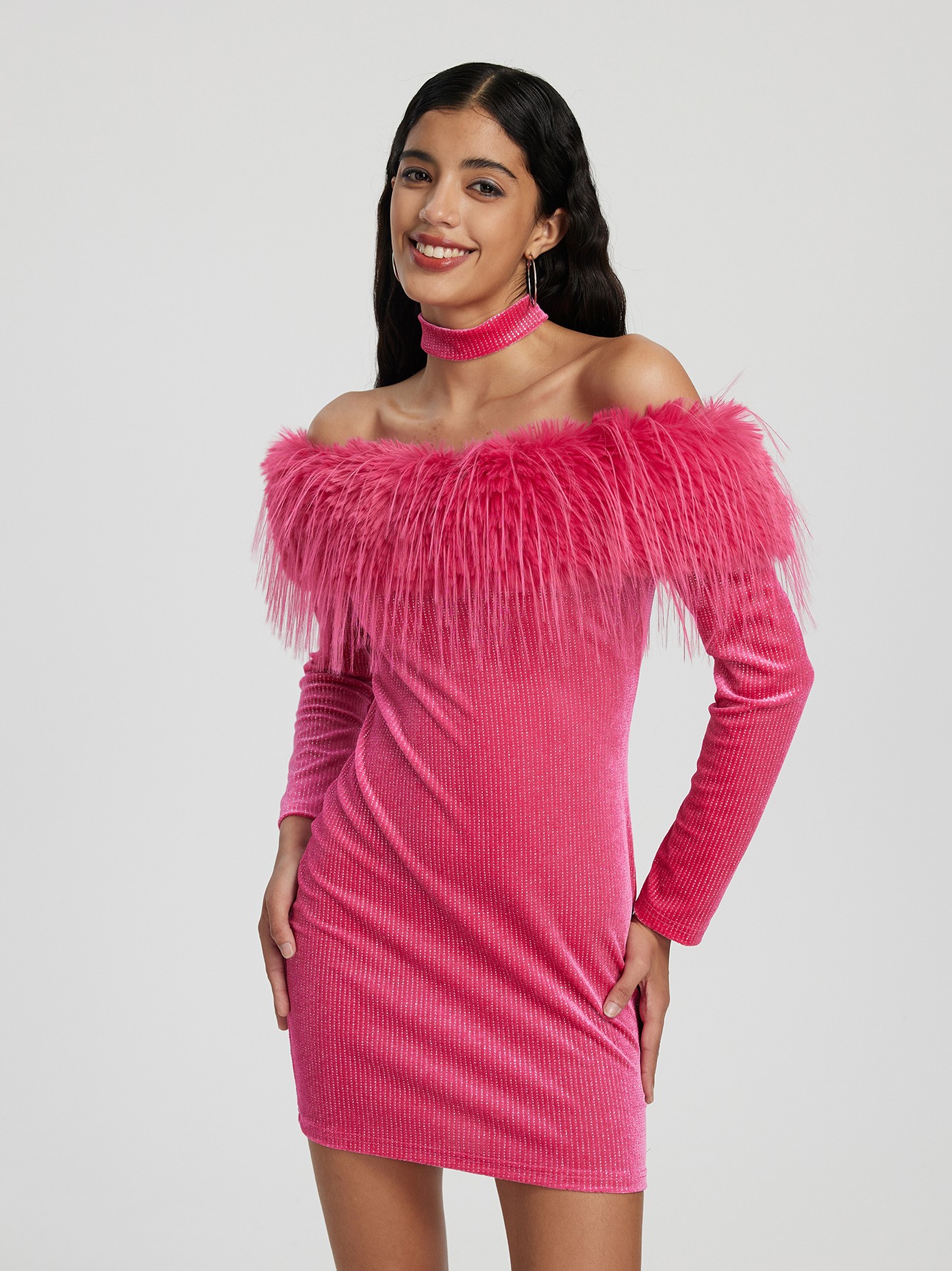 Feather cocktail dress by Urbanic London Available ✓ Delivery 🚚 all over  Nepal 🇳🇵