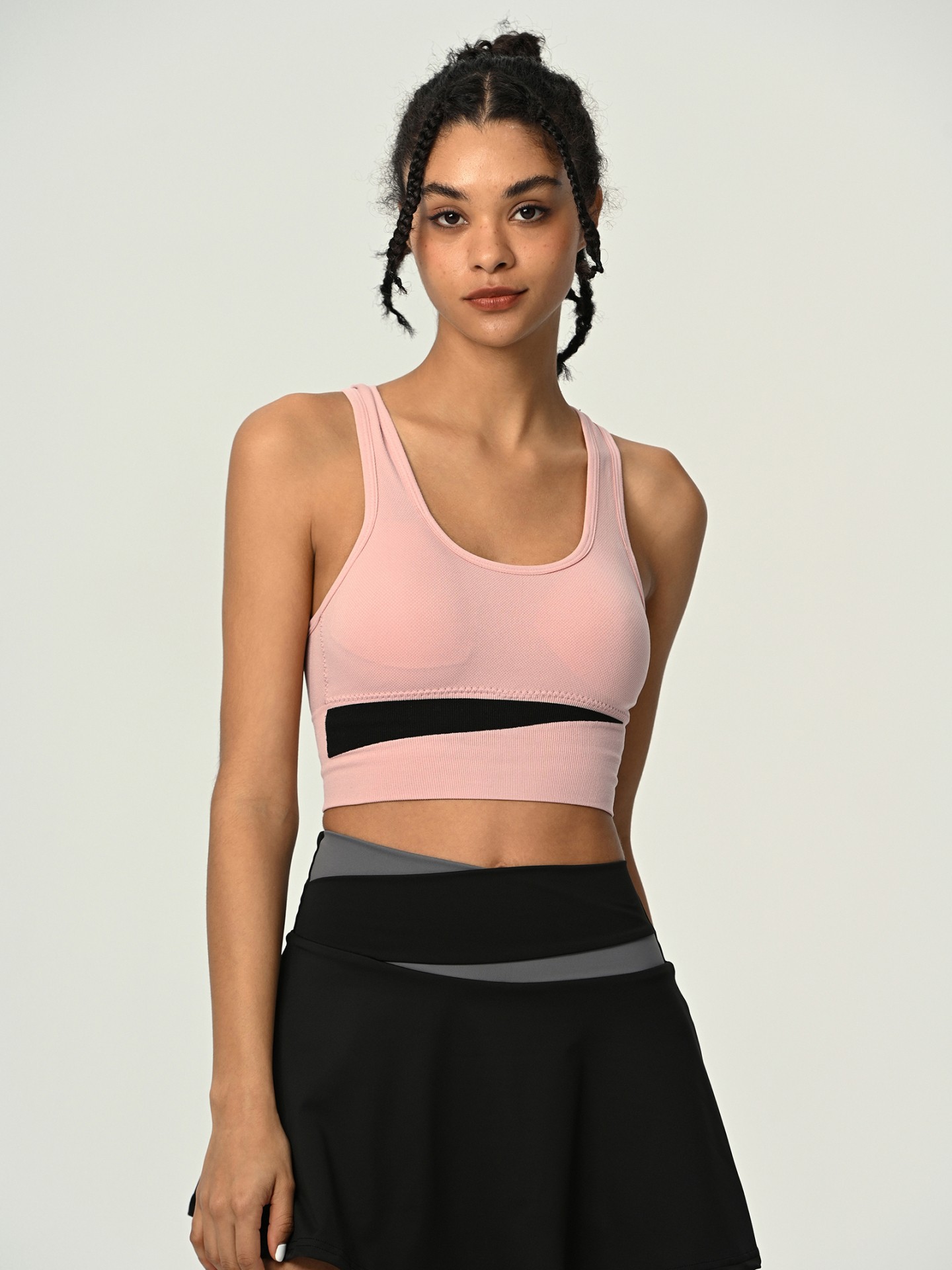 URBANIC Grey Lightly Padded Sports Bra Price in India, Full Specifications  & Offers