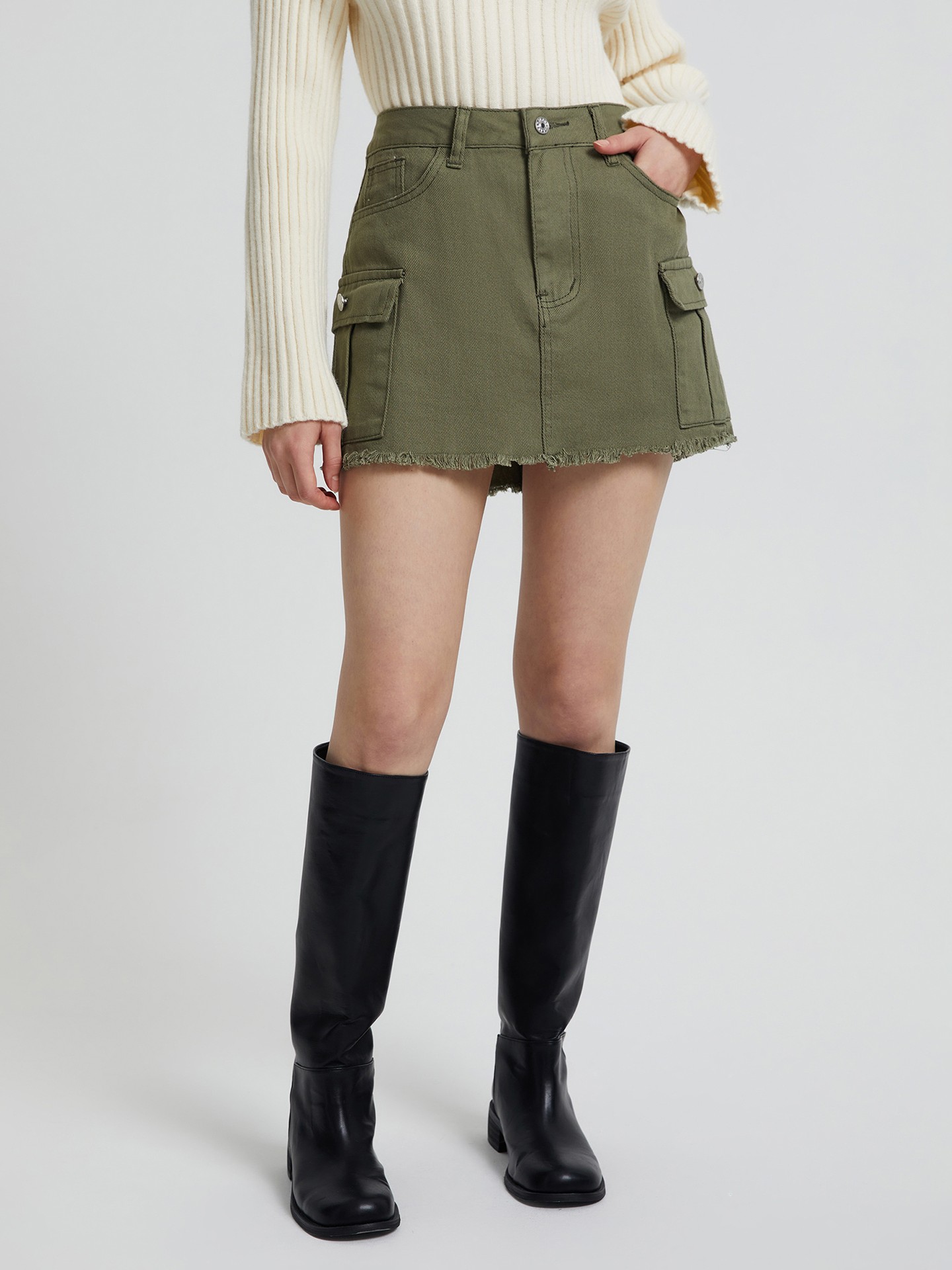 Short con bolsillos a best sale los lados