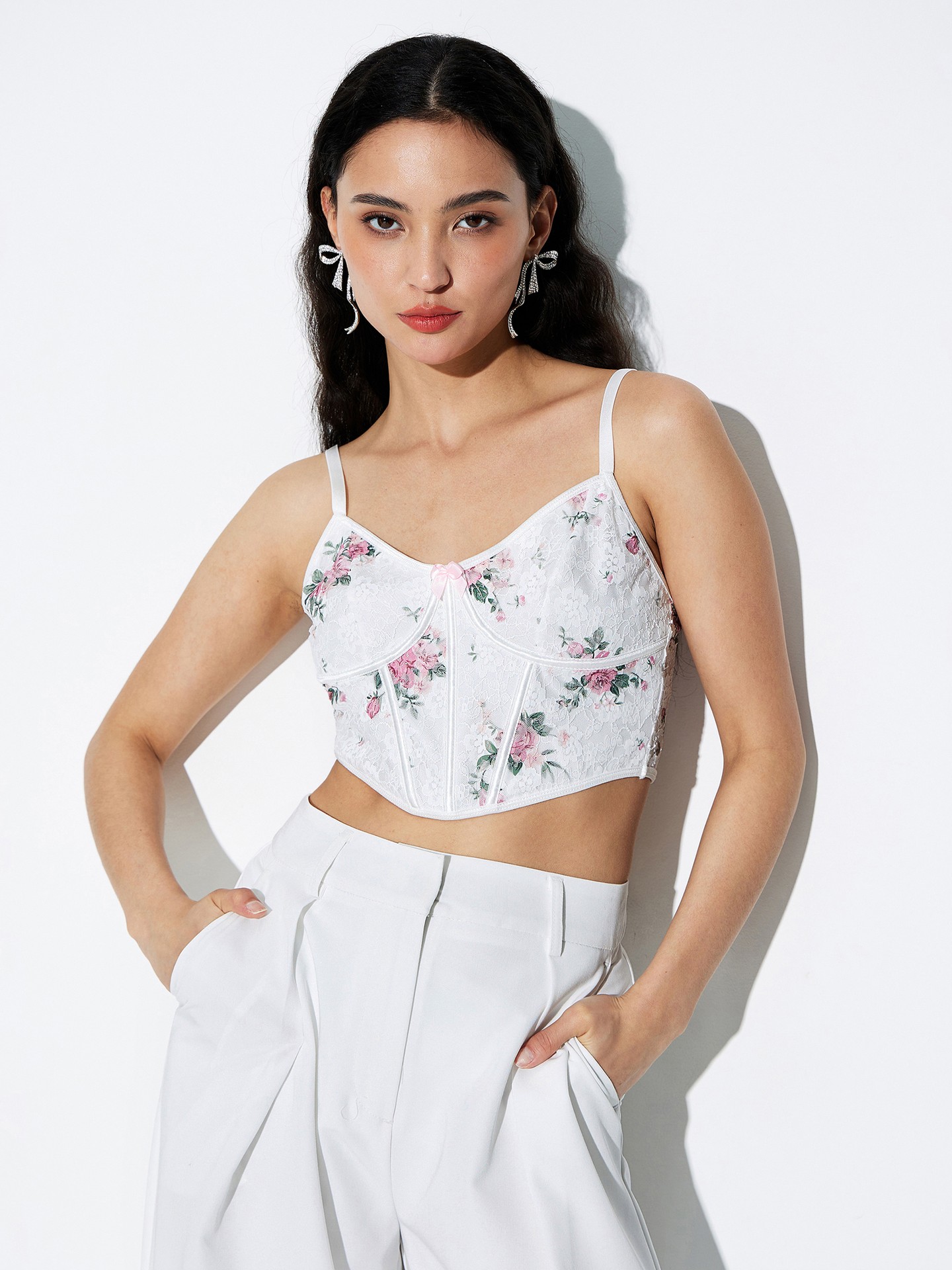 White Lace Crop Top With Ruffles Stradivarius in white