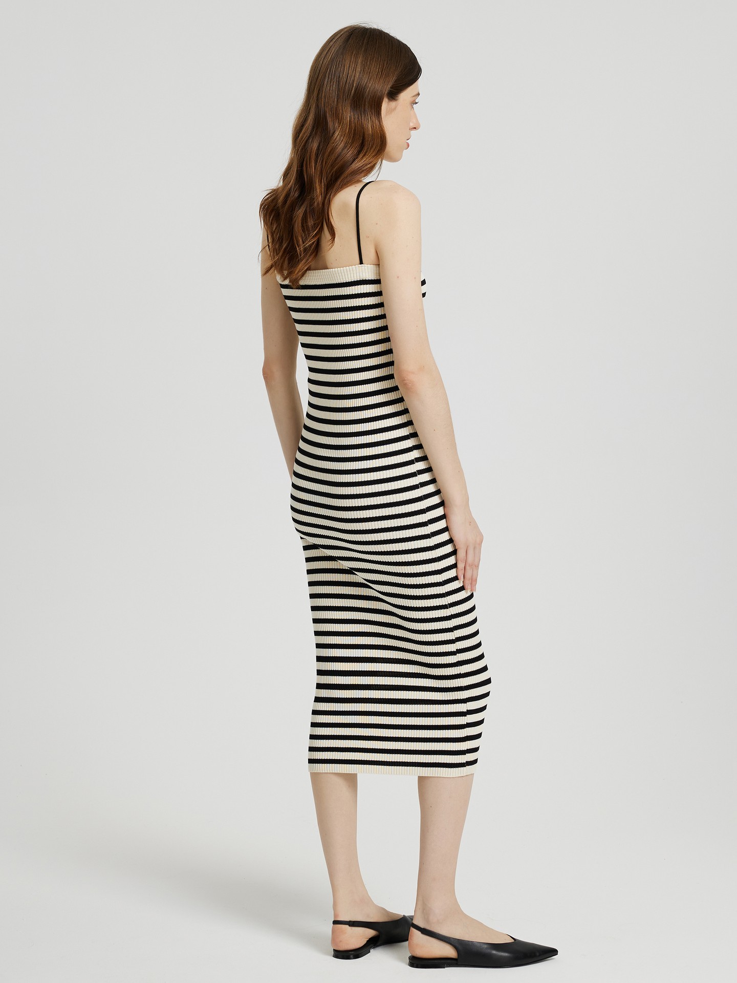 Simplicity Slip Dress丨Urbanic