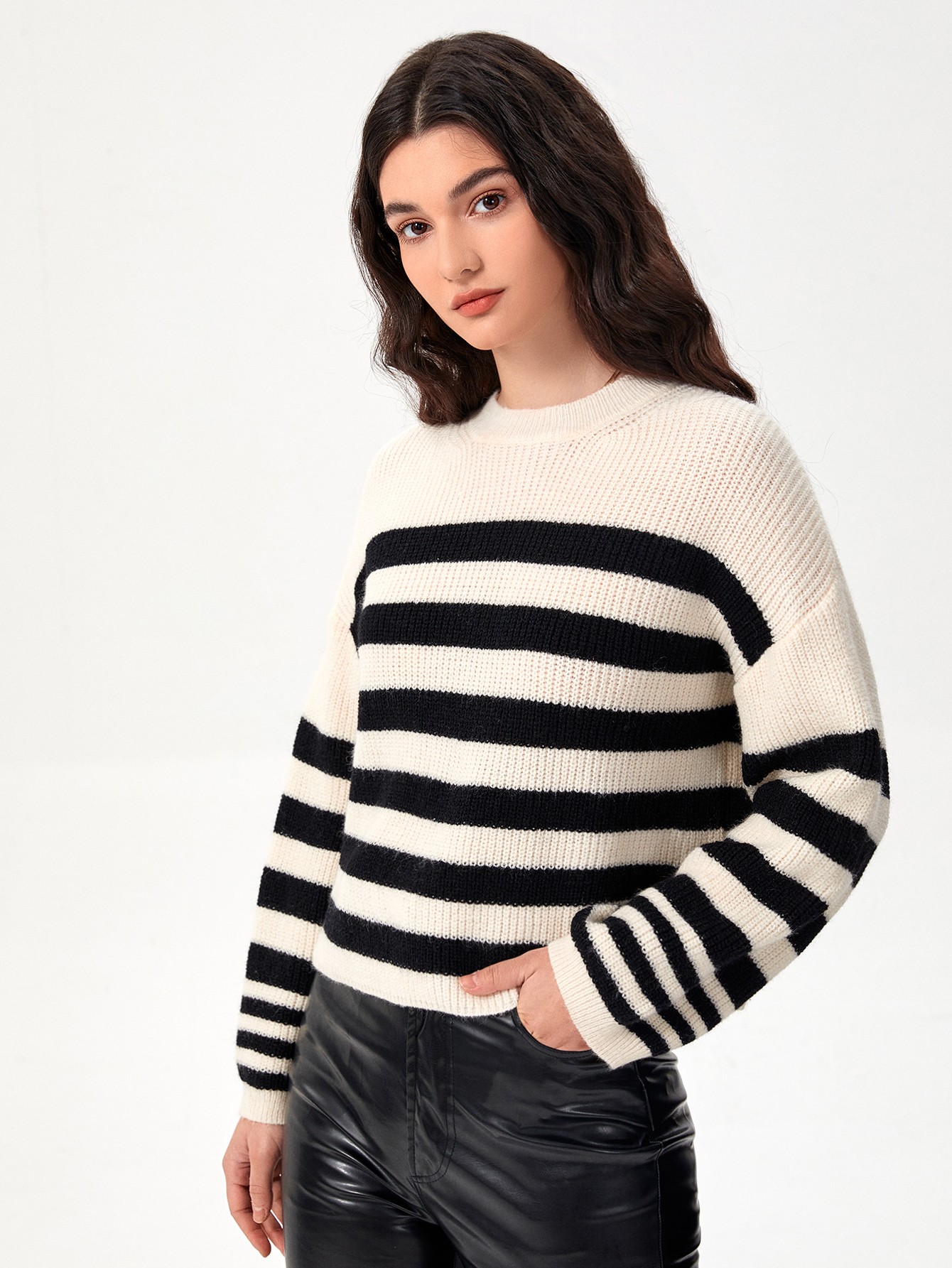 Urbanic simplicity best sale pullover sweater