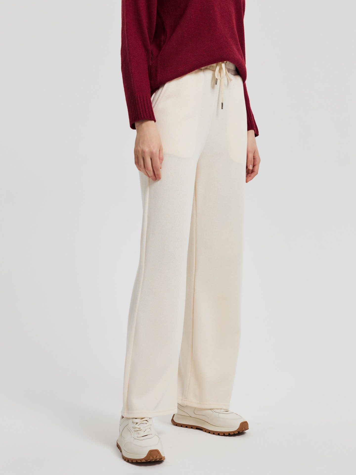 Drawstring straight outlet leg pants