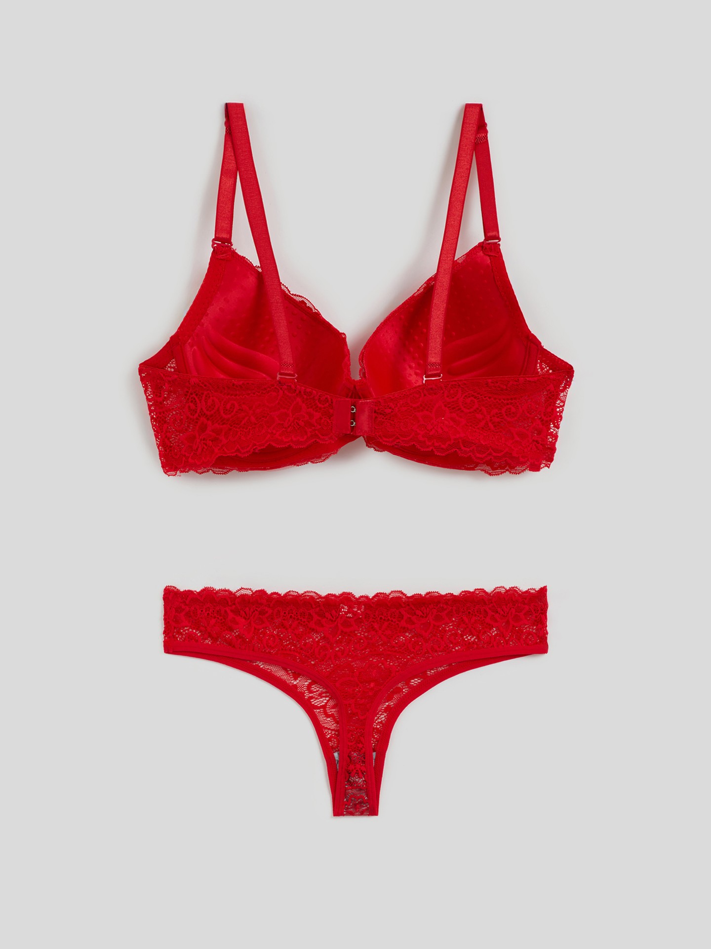 LACE BRALETTE AND PANTY SET in Red