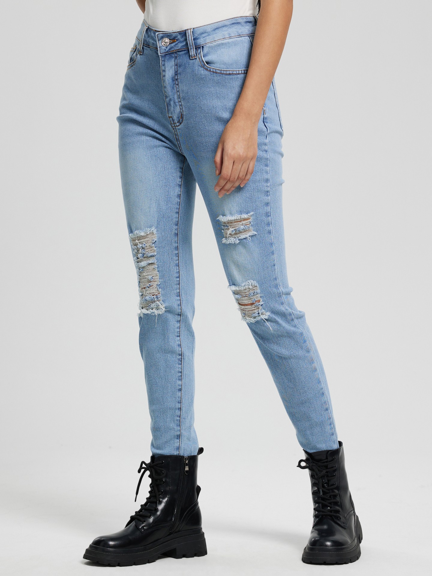 Curvy-fit acid wash shuttle-woven denim WR.UP® shaping jeans with rips