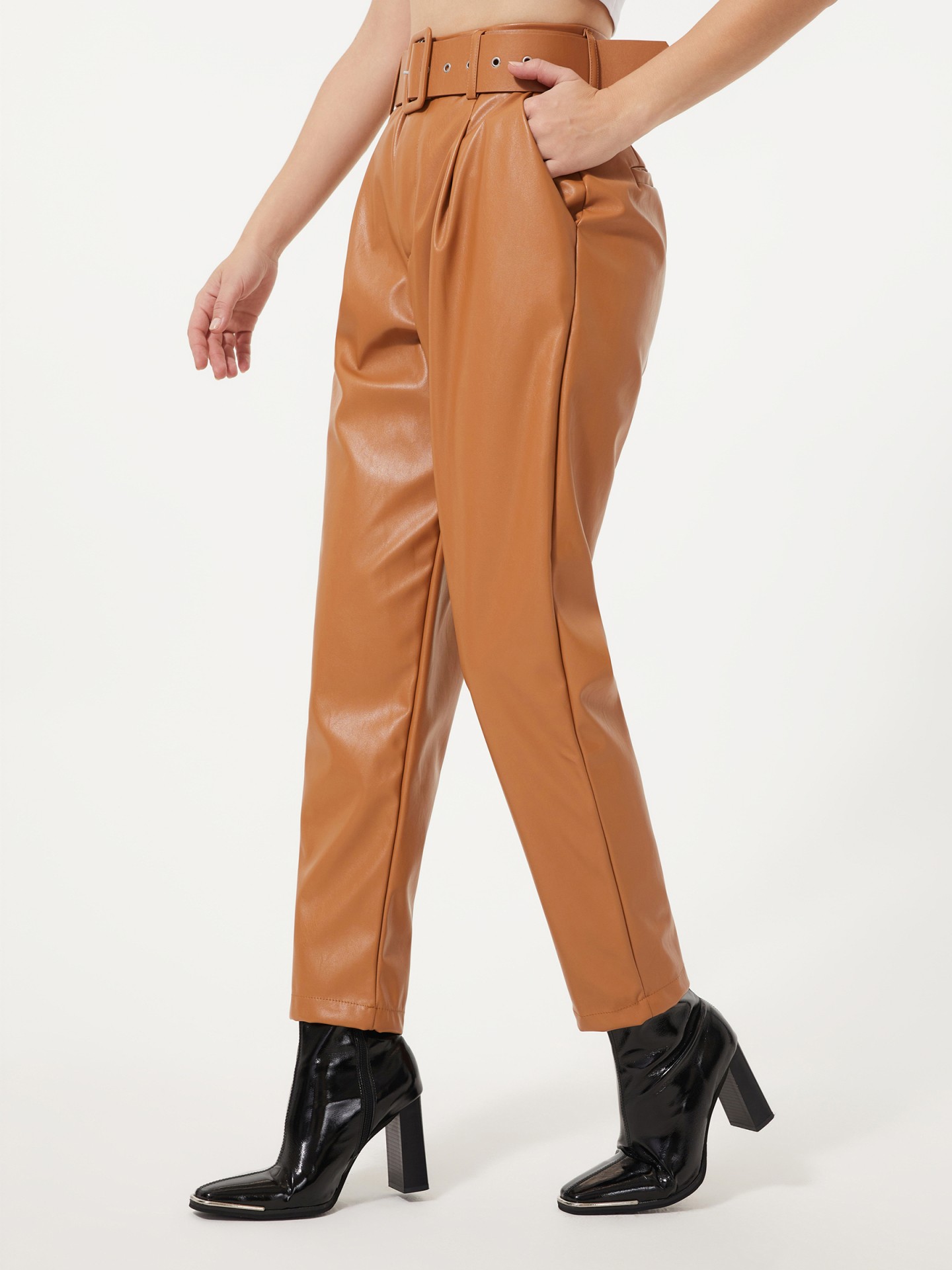 Tapered Carrot Trousers丨Urbanic