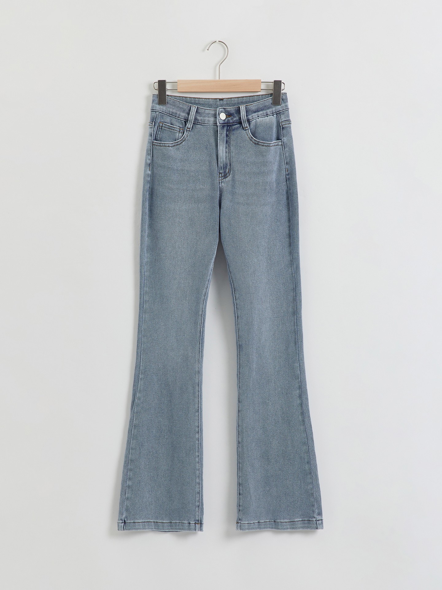 Low-waist Flare Leg Jeans丨Urbanic