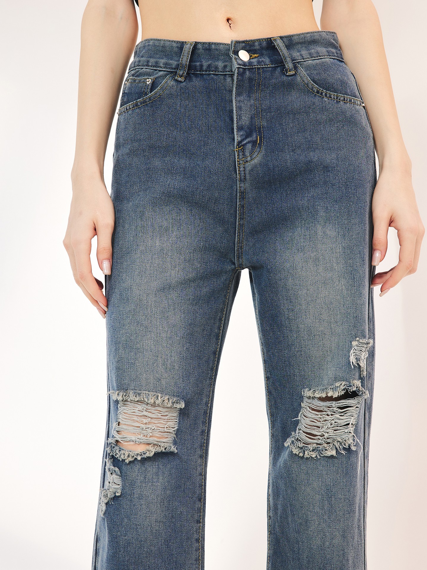 Ripped Flare Leg Jeans丨Urbanic