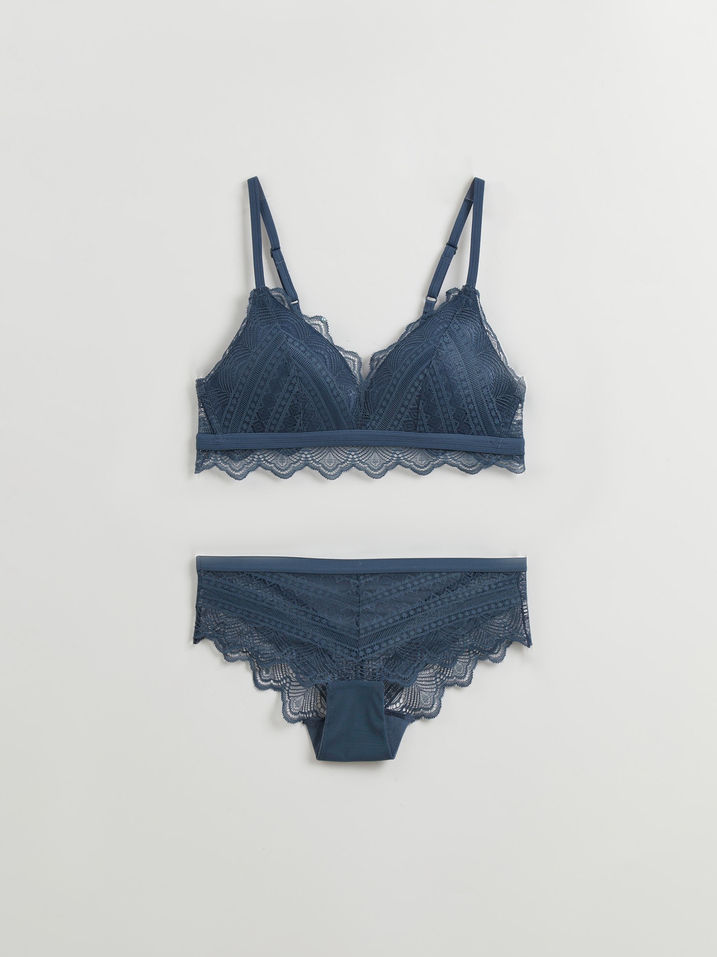 Ruffle Bra And Briefs Set丨Urbanic