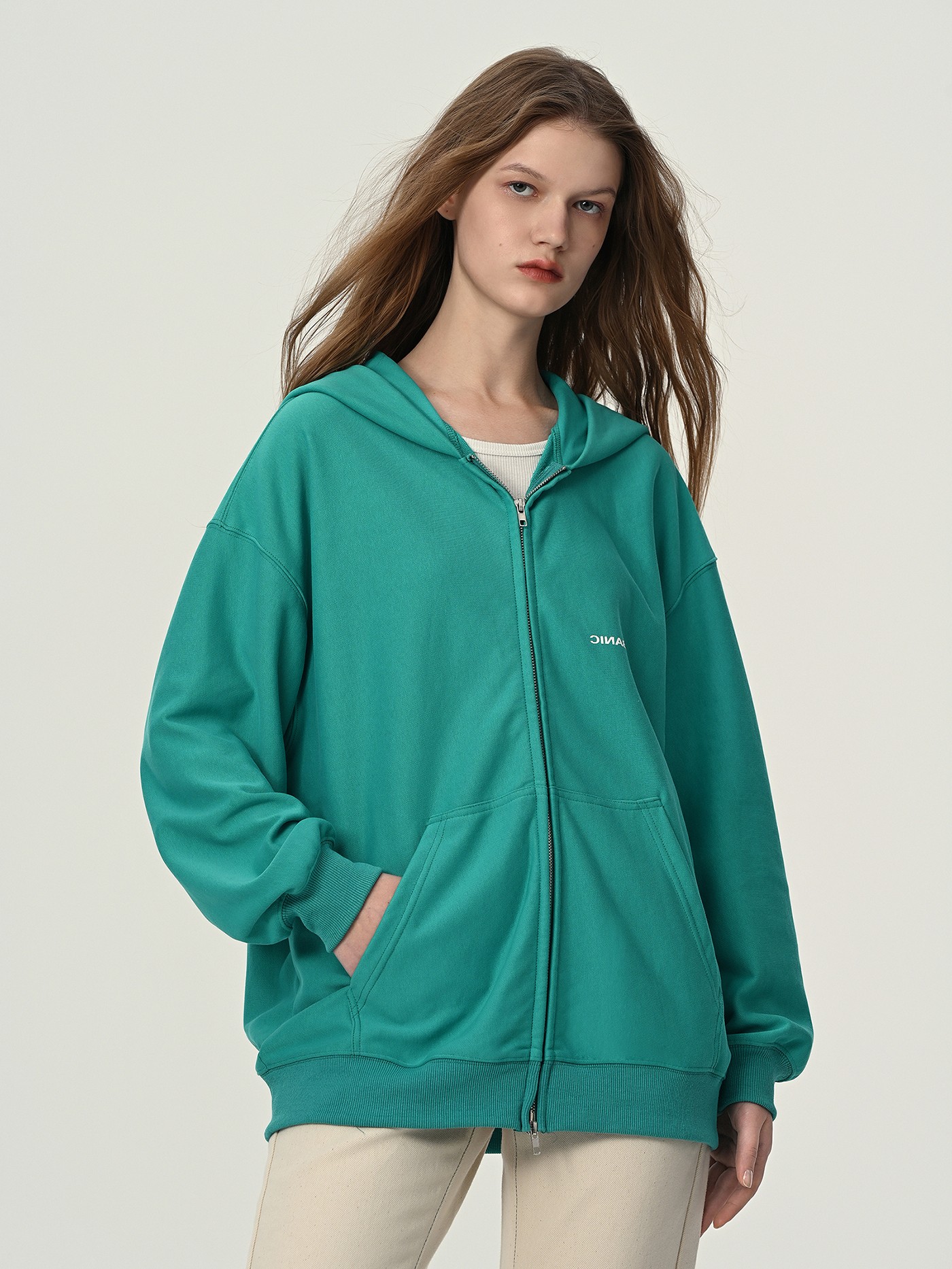 Slogan Zip Hoodies丨Urbanic | Most Favourite